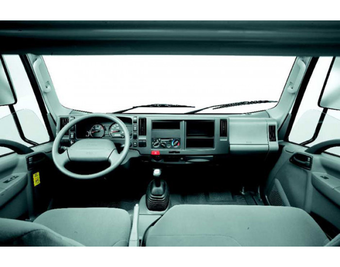 Isuzu ELF 3.5 промтоварный фургон Isuzu ELF 3.5 промтоварный фургон